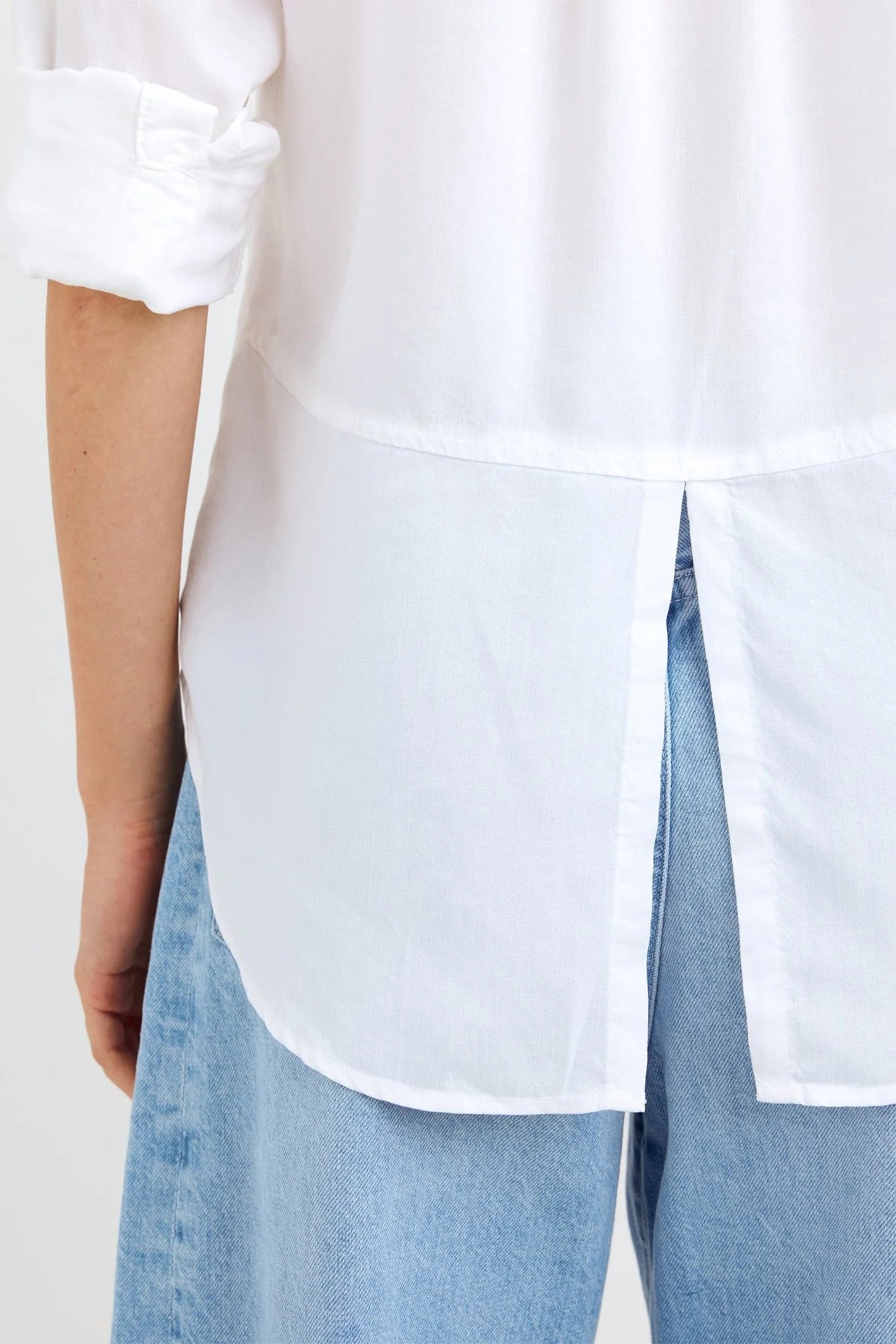 Bella Dahl B2631-654-303 White Split Button Down Shirt