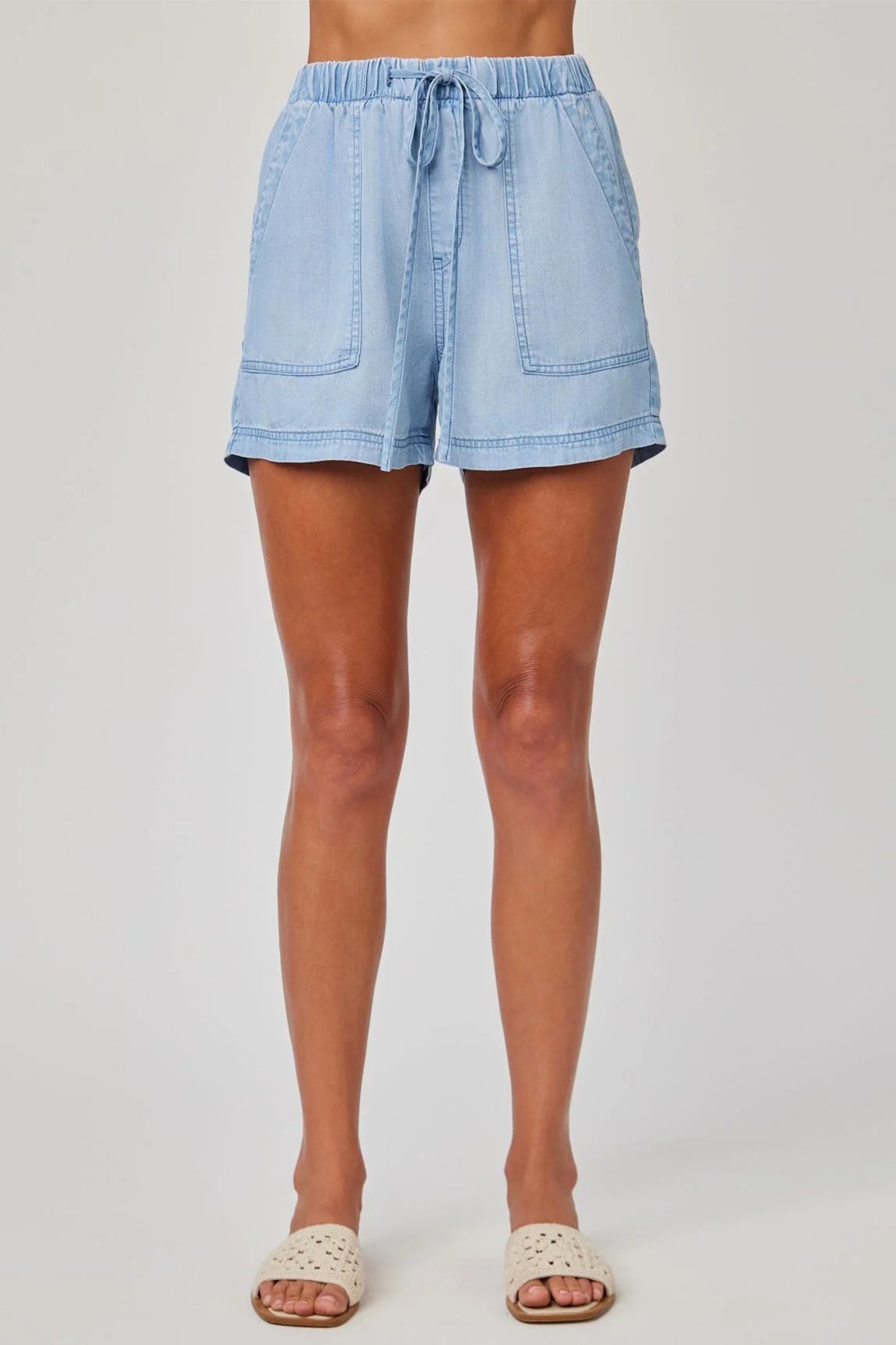 Bella Dahl B3933-549-661 Blue Coastal Spray Wash Pocket Shorts