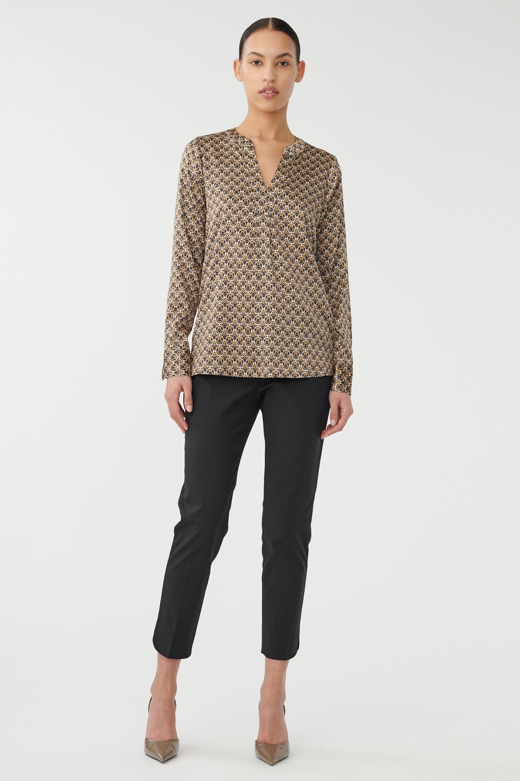 Dea Kudibal Santena 1041023 Stellarum Brown Print Shirt, full length styled view