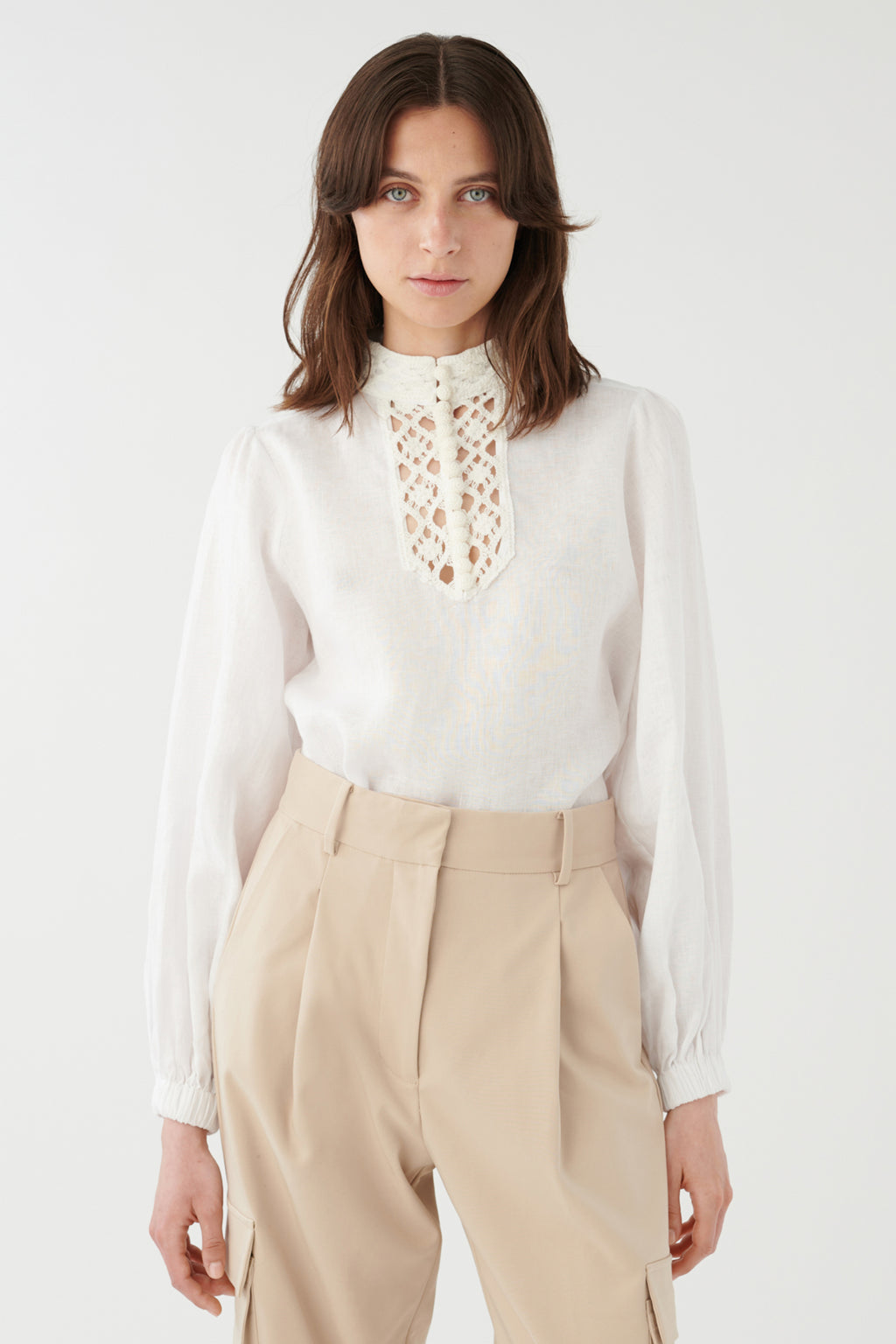 Dea Kudibal TrinaDEA 1940124 Natural White Linen Blouse, front view