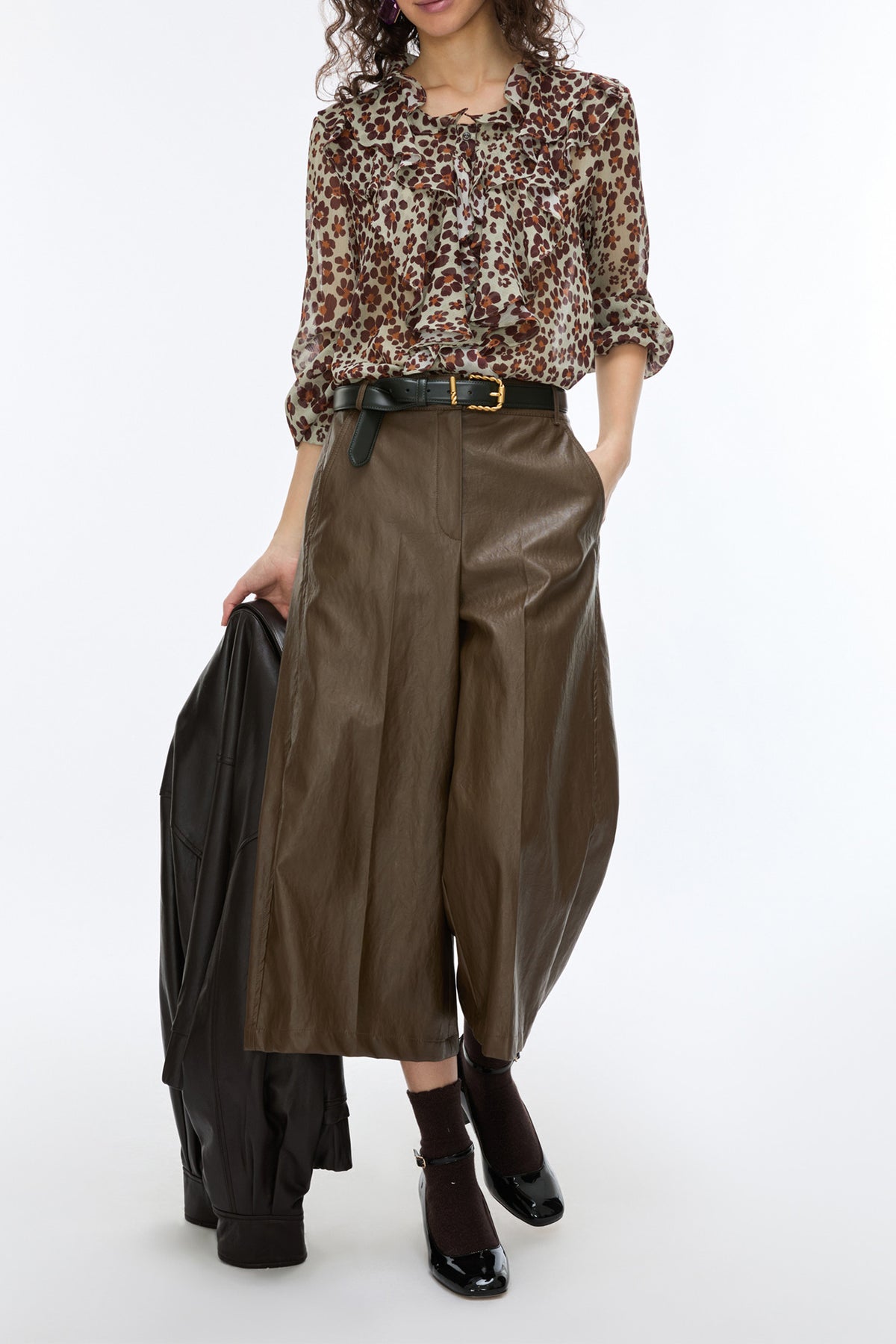 IBLUES IBLAEROSI Shirt Pattern sage green, full length styled with leather trousers
