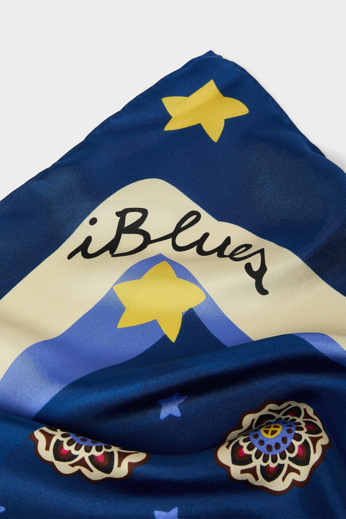 IBLUES IBLPALO Silk Scarf Blue with Star, corner and print detail