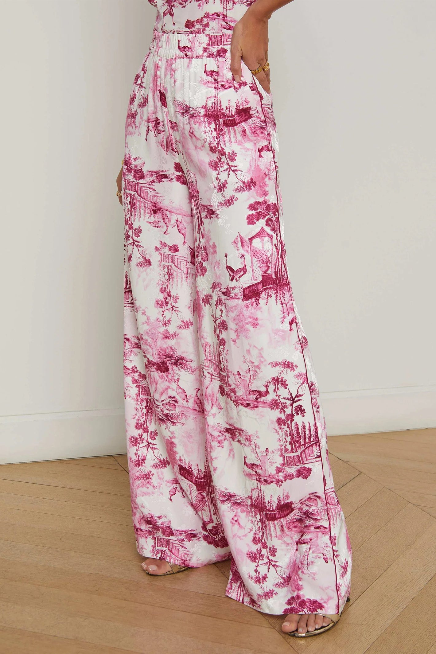 L'Agence Ivy White Pink Porcelain Toile Print Satin Wide Leg Trousers 2684PUE
