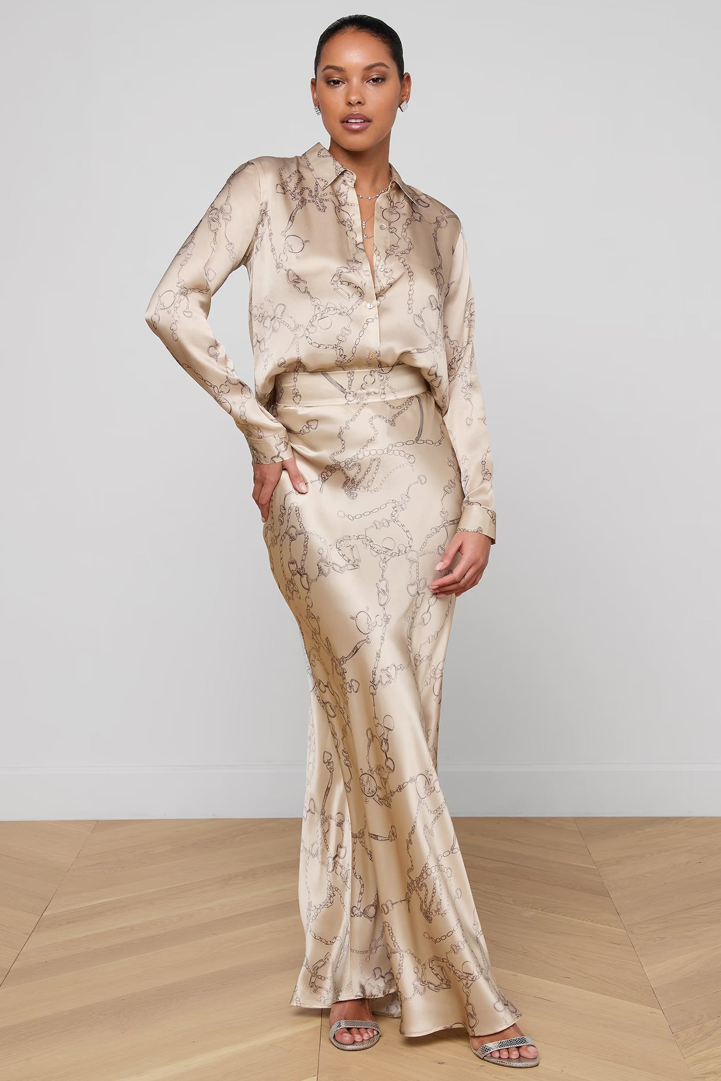 L'Agence Tyler Soft Macadamia Horsebit Chain Print Silk Blouse 40223IFZ