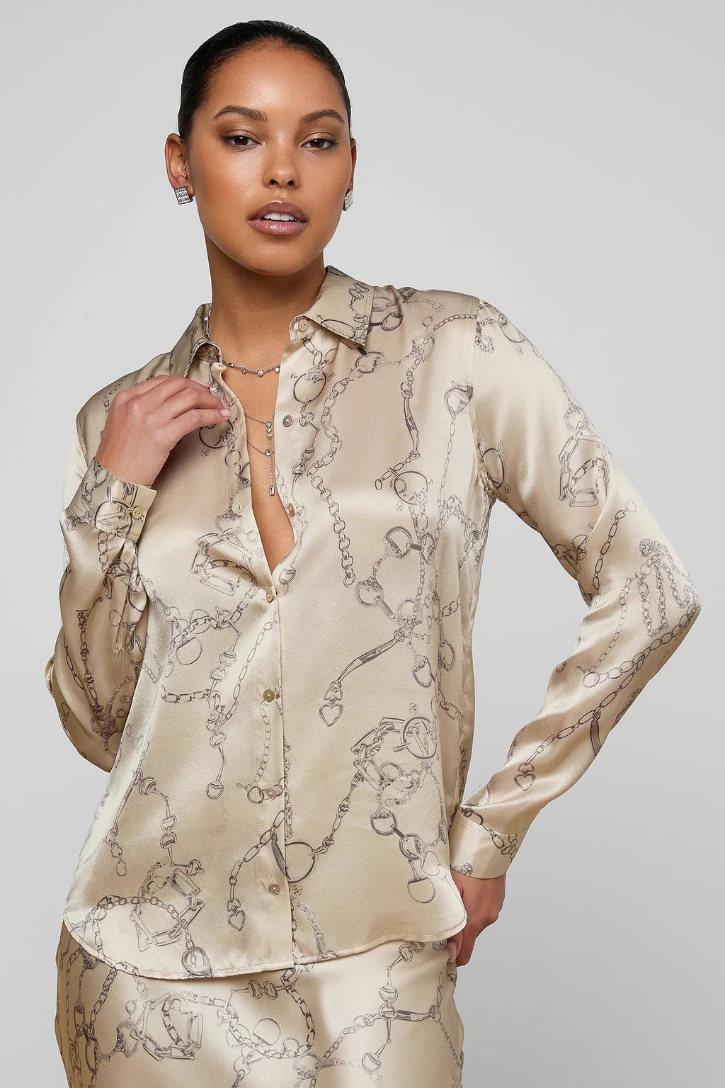 L'Agence Tyler Soft Macadamia Horsebit Chain Print Silk Blouse 40223IFZ