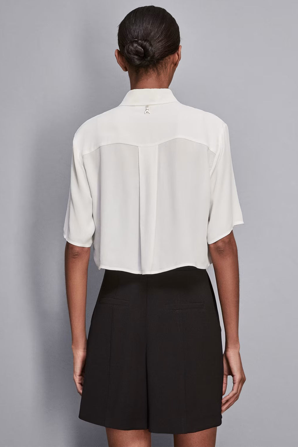 Patrizia Pepe 2C1621 W146 Bianco White Cropped Soft Fit Shirt