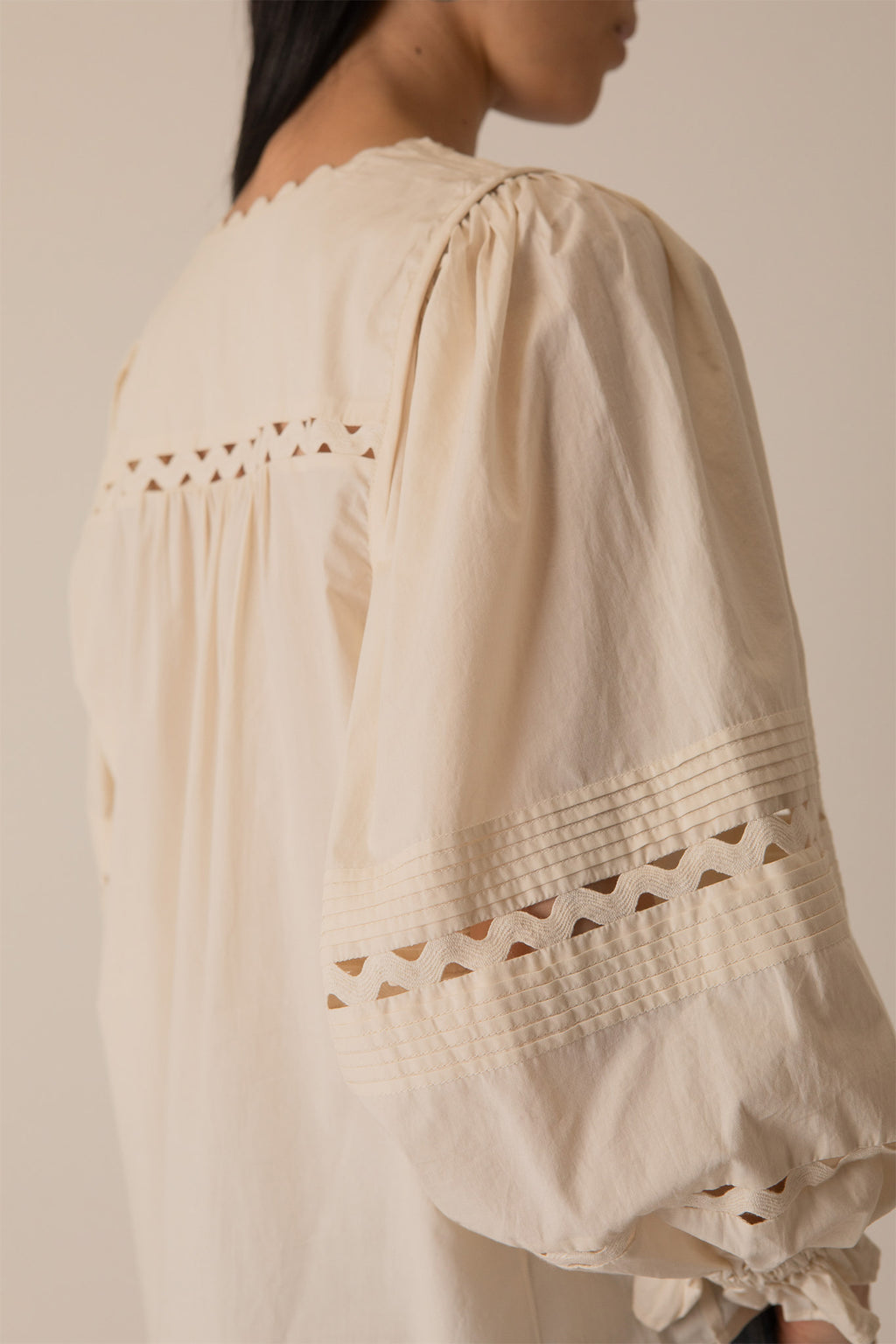 Vivere Arlette VIV 359 Ecru Pintuck Blouse