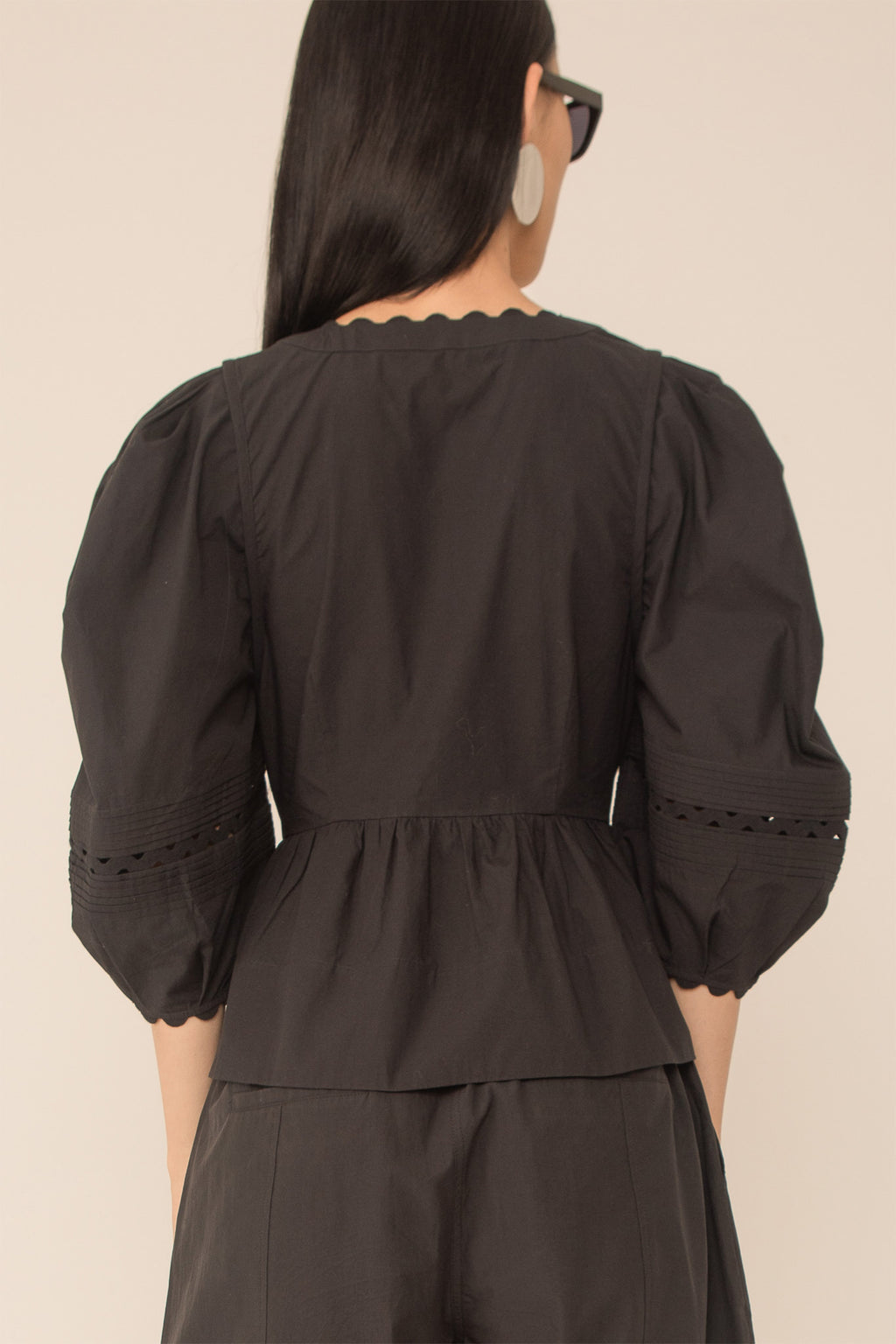 Vivere Carlotta VIV 337 Black Pleat Sleeve Top