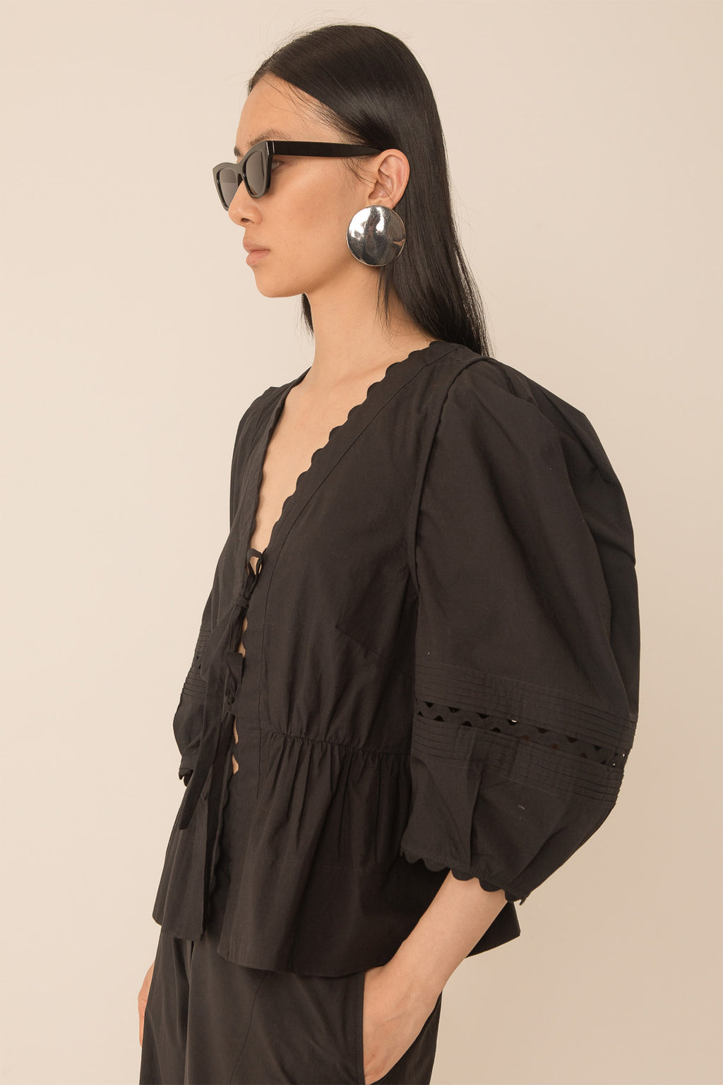 Vivere Carlotta VIV 337 Black Pleat Sleeve Top